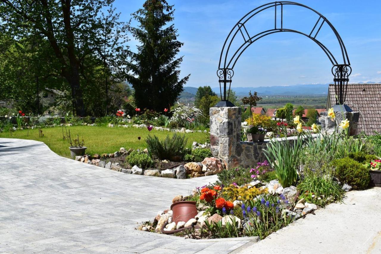 Apartmaji Lejardin Skofljica Ngoại thất bức ảnh